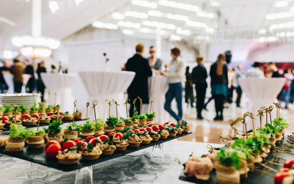 choisir la livraison de plateau repas pour des réunions au travail