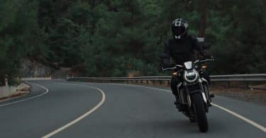 10 pièces essentielles à avoir pour une moto