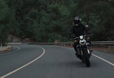 10 pièces essentielles à avoir pour une moto