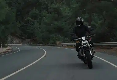 10 pièces essentielles à avoir pour une moto