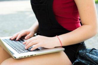 Pourquoi consulter régulièrement un blog geek pour suivre le monde numérique ?