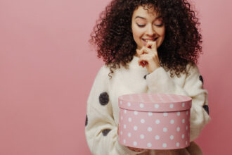 Quel cadeau pour une femme qui prend soin d'elle ? Les pistes qui font vraiment plaisir
